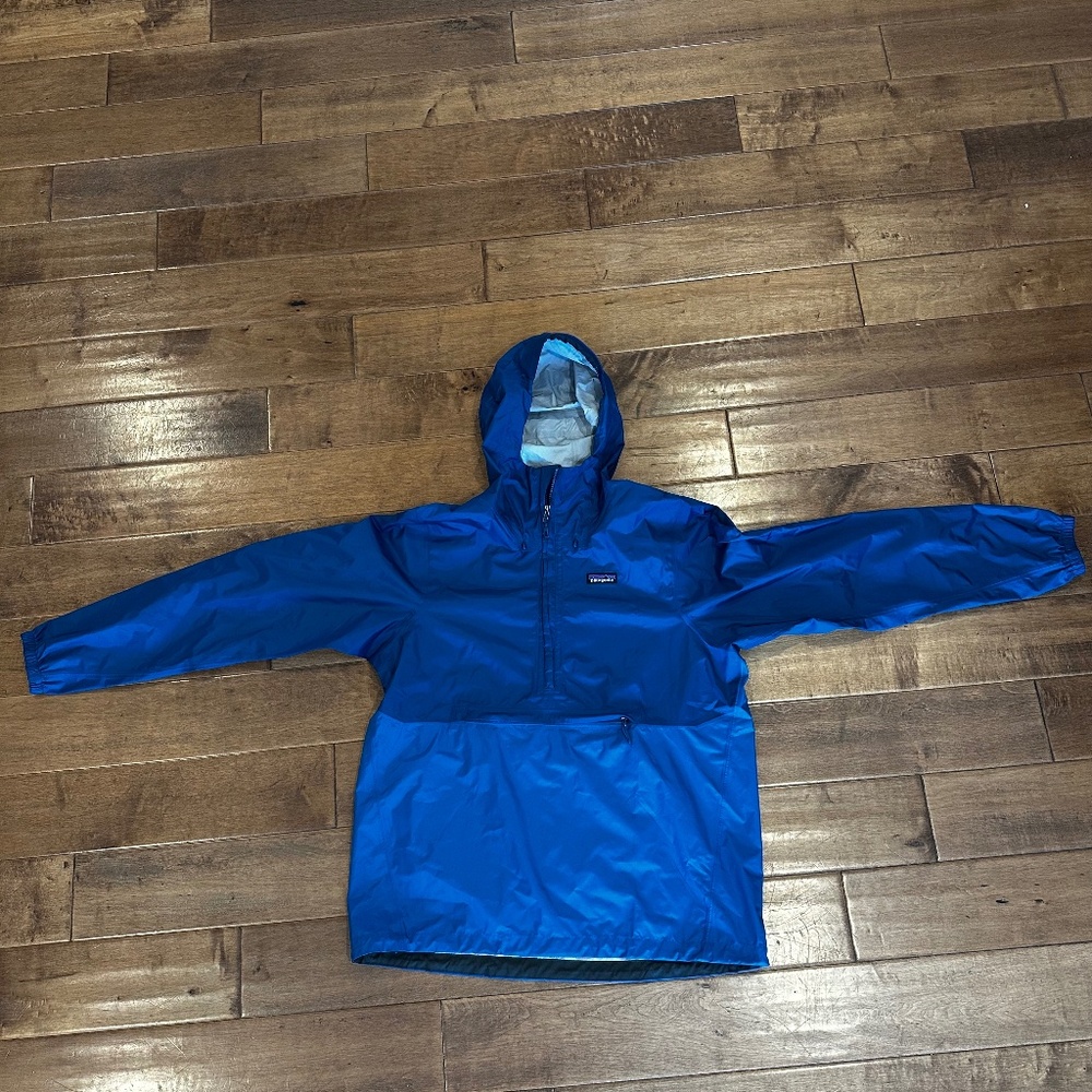 Patagonia M's Torrentshell Pullover Size: L Color: Blue